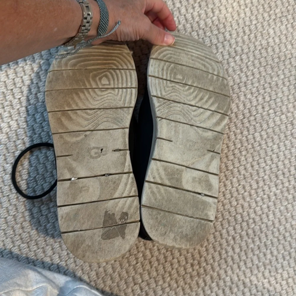 Ugg boots chukka style with sheepskin footbed